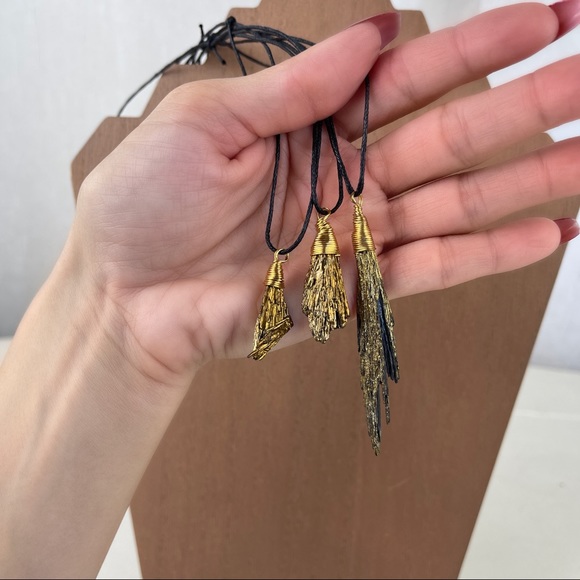 🚫SOLD🚫 NWOT Sage Goddess Alchemist Gold Plated Black Kyanite Pendant Necklace - Picture 15 of 16